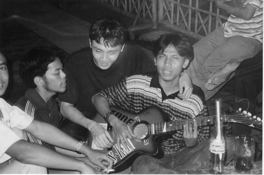 Warung Gaul dan Musik Ngumpul