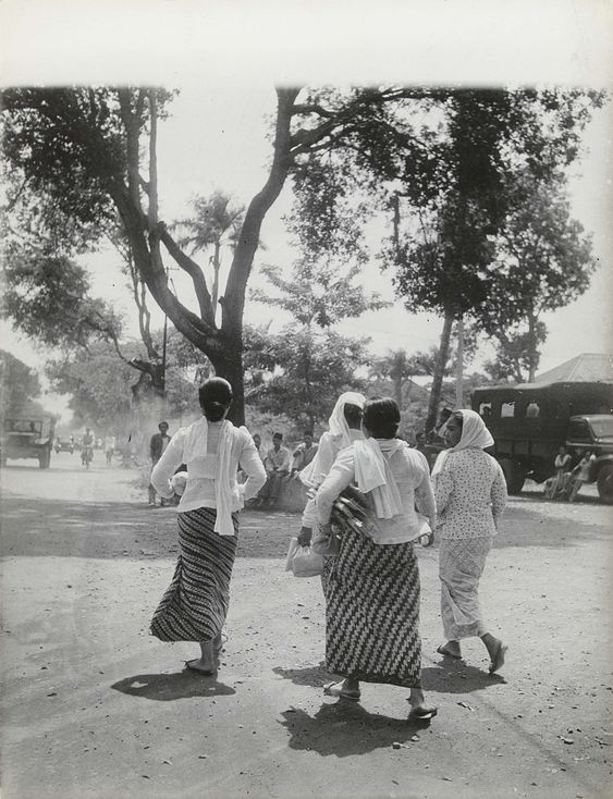 Mode Rambut dan Pakaian Jakarta 1950-an
