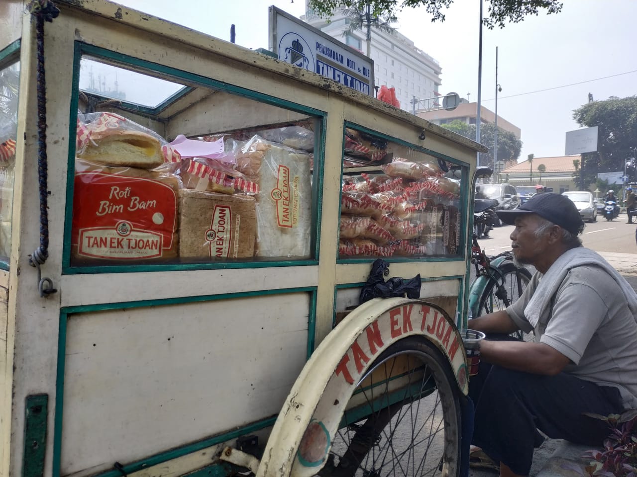 Sejarah Roti di Jakarta